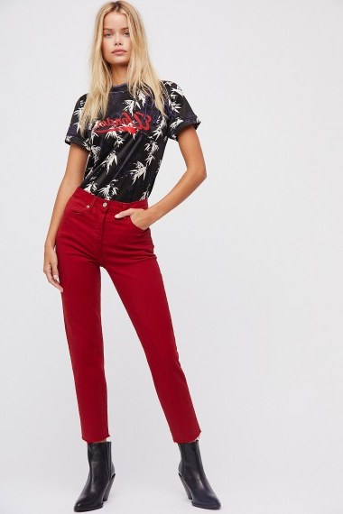 Levi’s Wedgie Icon High Rise Jeans in Deep Red Dahlia | frayed denim - flipped