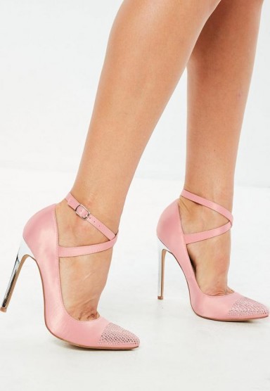 Missguided pink embellished toe heeled court shoes – strappy cross front courts