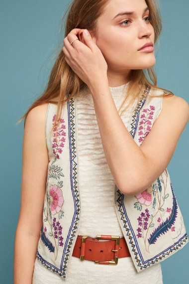 ett:twa – Bereta Cropped-Embellished Vest / floral embroidered waistcoat