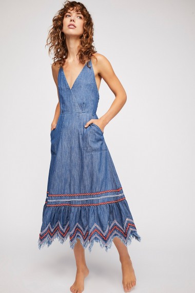Free People Seaside Denim Midi Dress in Deep Blue | chambray fabric | boho sundress