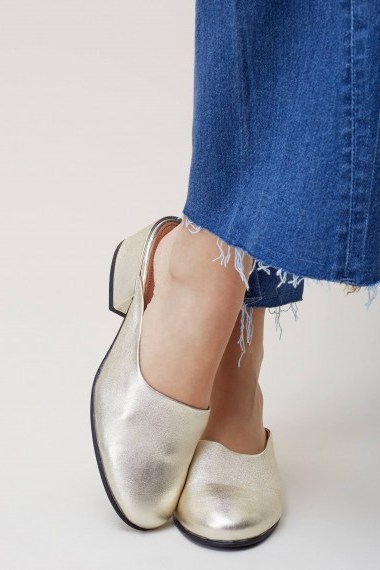 Selected Femme Sana Metallic Mules – gold chunky heel slip-ons - flipped