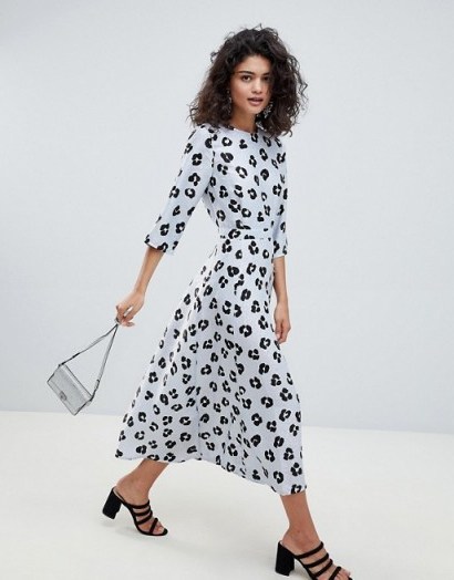 ASOS DESIGN jacquard maxi dress in animal print – summer glamour - flipped