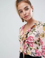 Missguided Petite Floral Tie Front Ruffle Blouse in pink – summer florals
