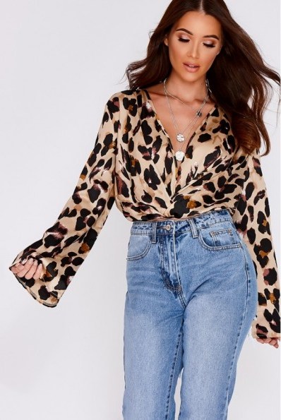 IN THE STYLE NARELLE LEOPARD PRINT TWIST FRONT FLARE SLEEVE BODYSUIT – animal prints - flipped