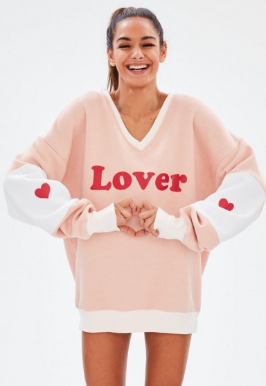 Missguided pink slogan lover oversized night sweatshirt – slouchy knitwear