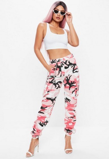 Missguided premium pink camo cargo chain trousers - flipped