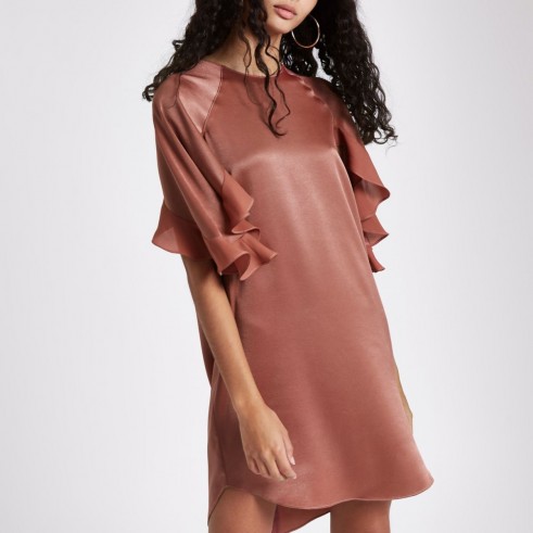 RIVER ISLAND Dark pink frill sleeve swing dress – curved hem mini