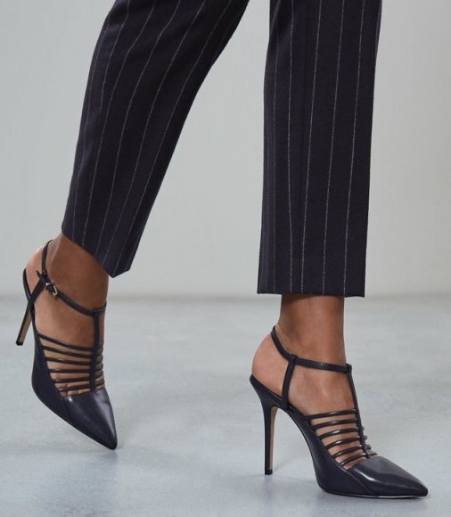 Reiss EDYTH STRAPPY POINT COURT SHOES NAVY / dark blue ankle strap courts - flipped