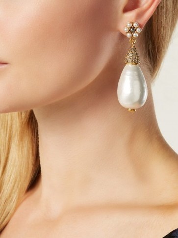 OSCAR DE LA RENTA Faux-pearl drop earrings ~ opulent style accessory - flipped
