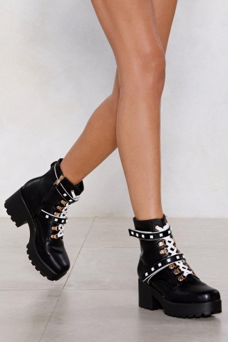 NASTY GAL Junk in the Trunk Chunky Boot Black – mono combat boots