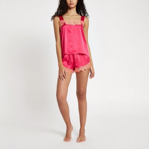 RIVER ISLAND Pink lace trim pyjama shorts – silky sleepwear