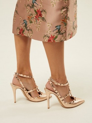 VALENTINO Rockstud metallic rose-gold leather pumps | luxe heeels - flipped
