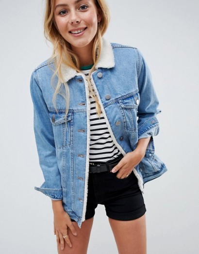 ASOS DESIGN denim jacket with borg collar in midwash blue – casual weekend style