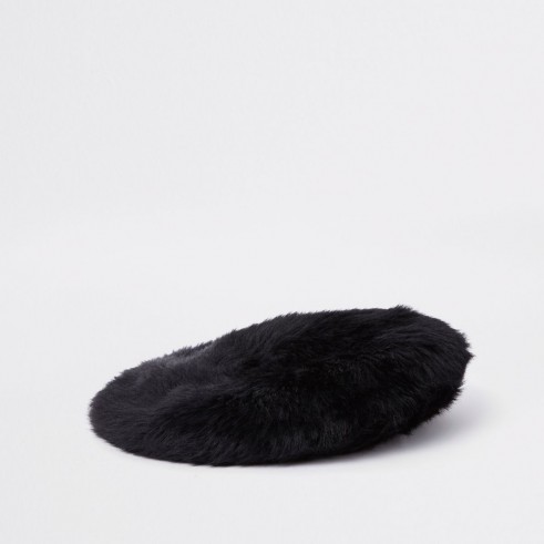 River Island Black fluffy moulded beret | faux fur hats