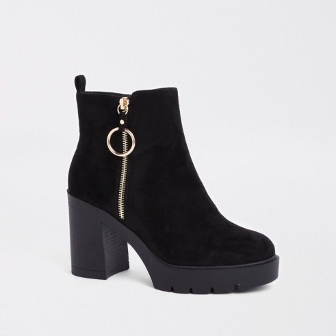 River Island Black zip side chunky boots – block heel - flipped
