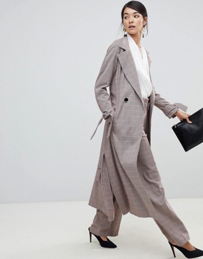 Closet London trench coat with tie sleeve in check – chic longline coats
