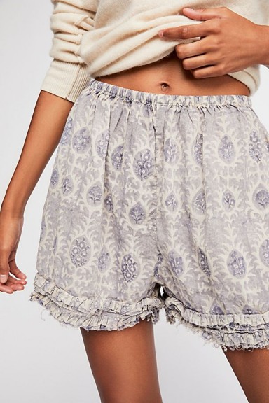 Magnolia Pearl Khloe Shorts in Amethyst / frilly and floral