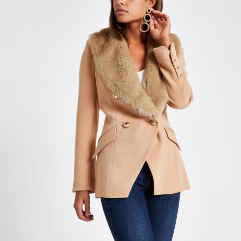 RIVER ISLAND Beige faux fur trim double breasted jacket – detachable collar – chic blazer