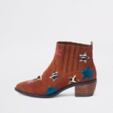 RIVER ISLAND Brown star print block heel ankle boots – stacked chunky heels
