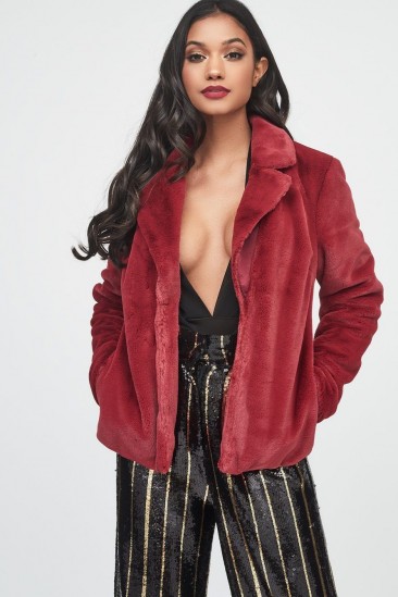 LAVISH ALICE shorthair faux fur jacket in burgundy – red fluffy winter coat