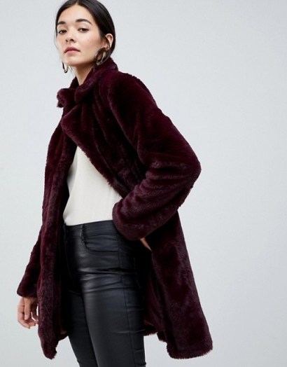 Vila Faux Fur Coat in Winetasting / fluffy dark-red winter coats - flipped
