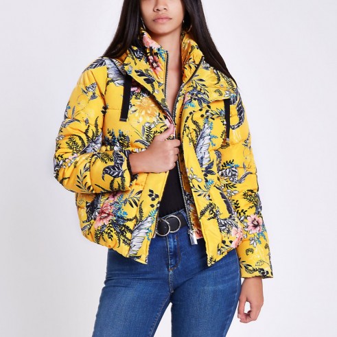 RIVER ISLAND Yellow floral layer hooded puffer jacket – bold flower & leaf prints