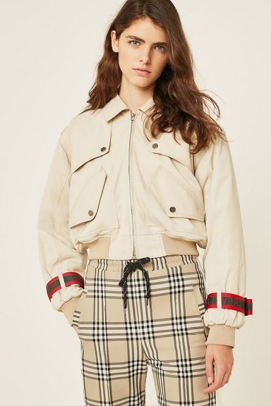 Andrea Crews Crop Trench Coat in Cream – cropped zip-up jacket - flipped
