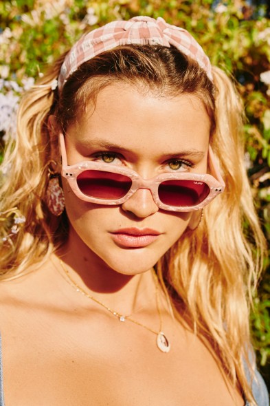 FINDERS KEEPERS x QUAY ANYTHING GOES in SHELL | retro sunglasses
