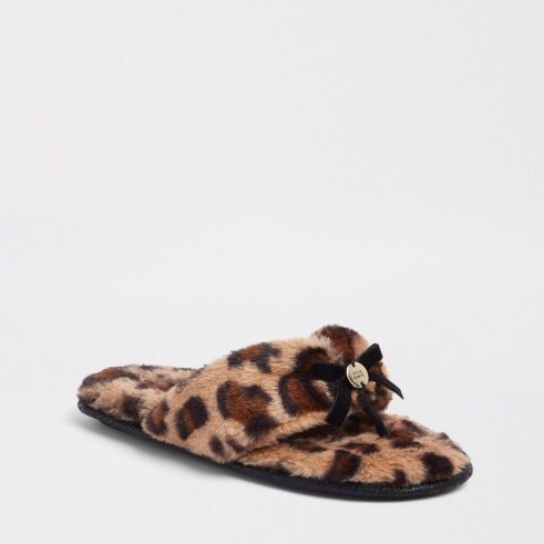 River Island Brown faux fur leopard flip flop slippers – animal prints - flipped