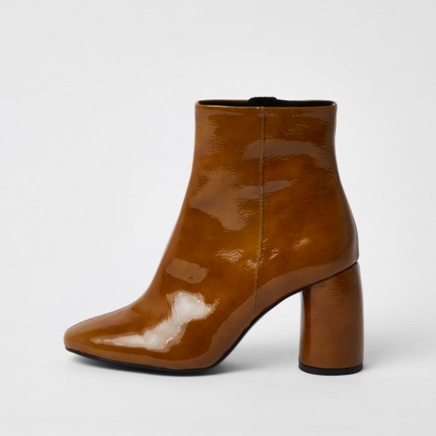 River Island Brown shiny leather bubble heel ankle boots – chunky heels