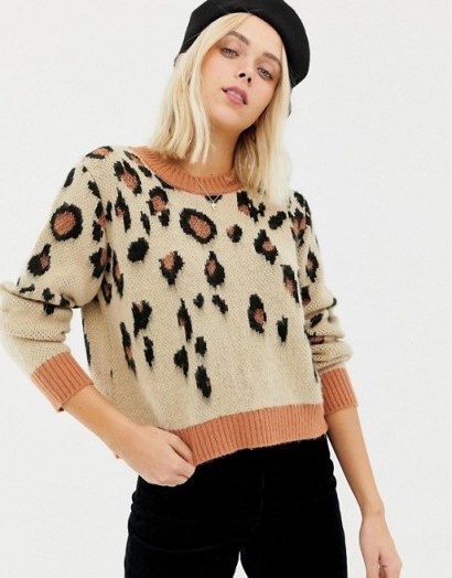 Miss Selfridge jumper in leopard – animal print knitwear - flipped