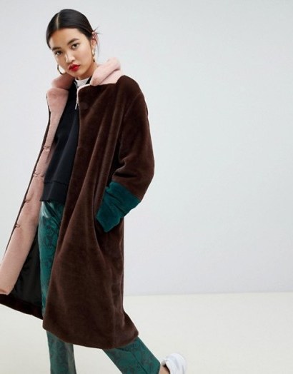 Na-kd faux fur midi colour block coat in brown | pink trim winter coats - flipped