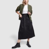 Nepenthes TUCK CHINO SKIRT in Black ~ laid-back style