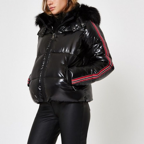 RIVER ISLAND Black high shine faux fur taped puffer jacket – shiny winter jackets - flipped
