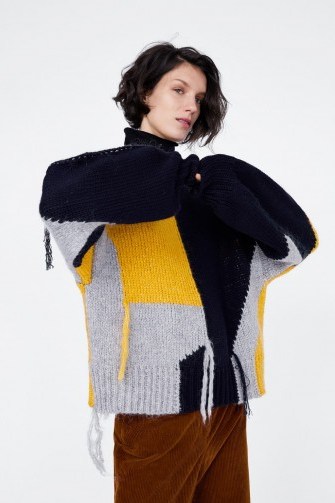 ZARA CONTRAST SWEATER WITH FRINGE TRIMS | colour block jumper - flipped