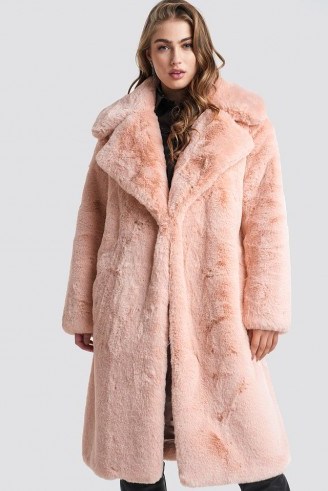 Hannalicious x NA-KD Belted Faux Fur Midi Coat Pink | winter luxe - flipped