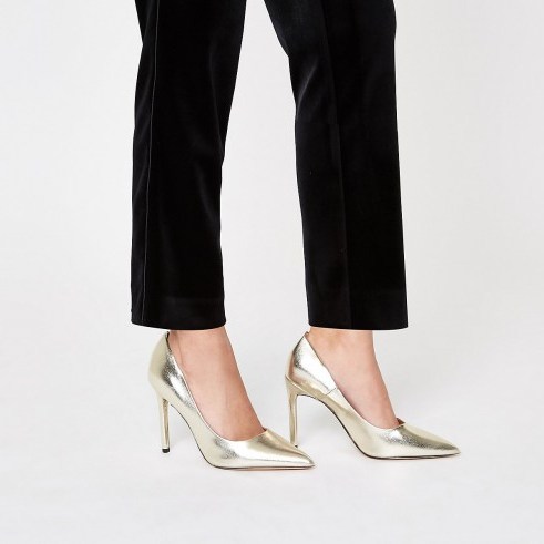 RIVER ISLAND Gold pointed toe court shoes – metallic courts - flipped