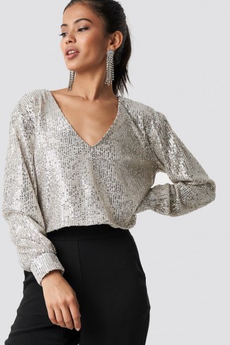 Hannalicious x NA-KD Oversized Wide Neck Sequin Blouse Silver | party glamour