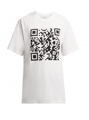 VETEMENTS QR code cotton T-shirt white – printed weekend tee