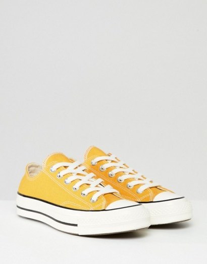 Converse Chuck ’70 ox trainers in Mustard yellow – classic sneakers - flipped