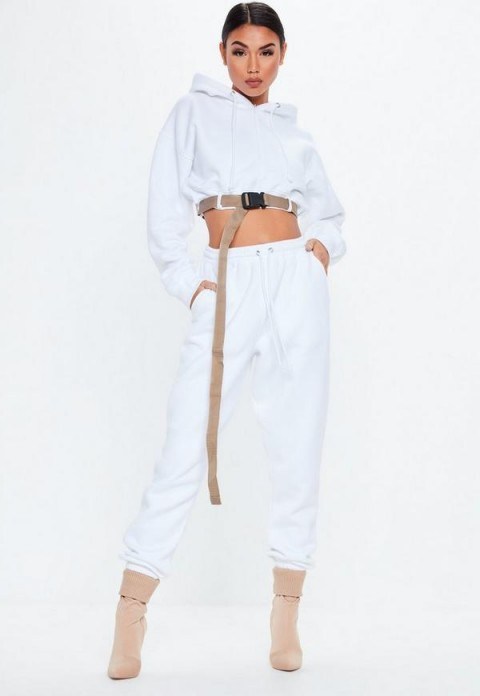 MISSGUIDED white oversized 90s joggers ~ sporty fashion - flipped