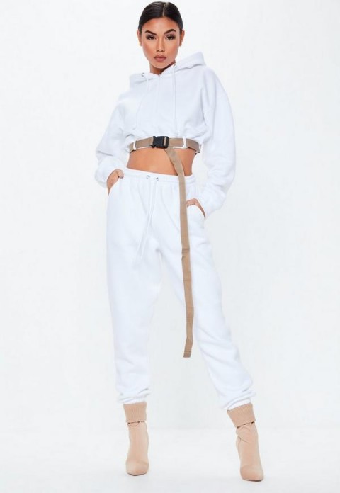 MISSGUIDED white oversized 90s joggers ~ sporty fashion