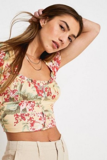 UO Amour Floral Cap Sleeve Cropped Top Yellow Multi / boho crop tops