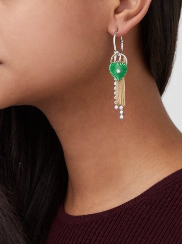 BOTTEGA VENETA Chain and green guilloché heart drop earrings - flipped