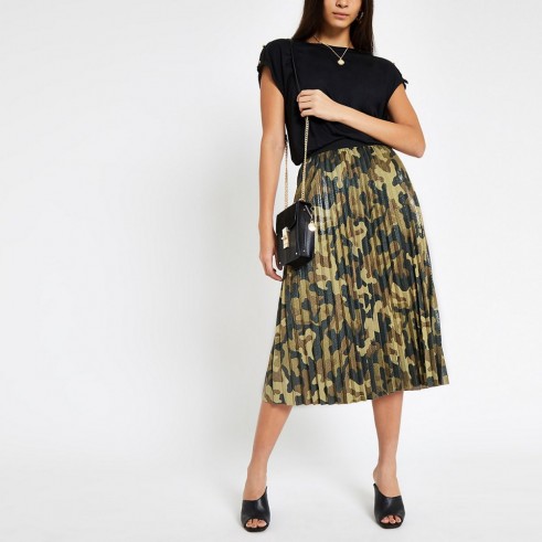 RIVER ISLAND Khaki camo print pleated skirt – camouflage prints