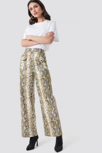 NA-KD Trend ~ Snake Printed Pu Pants Beige – high waist / wide leg trousers