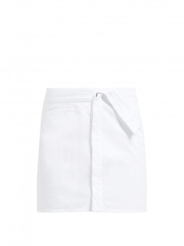 JACQUEMUS Overlay-panel denim skirt in white ~ casual mini