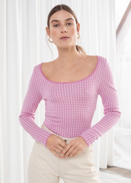 STORIES Scoop Neck Houndstooth Top in Pink | spring fashion