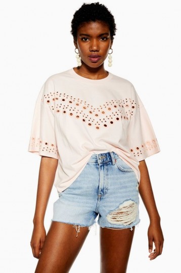 TOPSHOP Broderie Boxy T-Shirt in Pink – loose fit tee