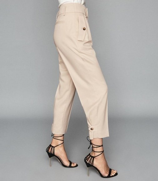 Reiss BROOKLYN POCKET FRONT TAPERED TROUSERS NEUTRAL | side detail summer pants - flipped